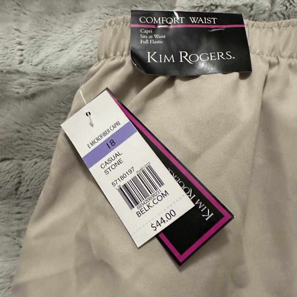 Women's New with Tags Tan (Stone) Capri Pants Size 18